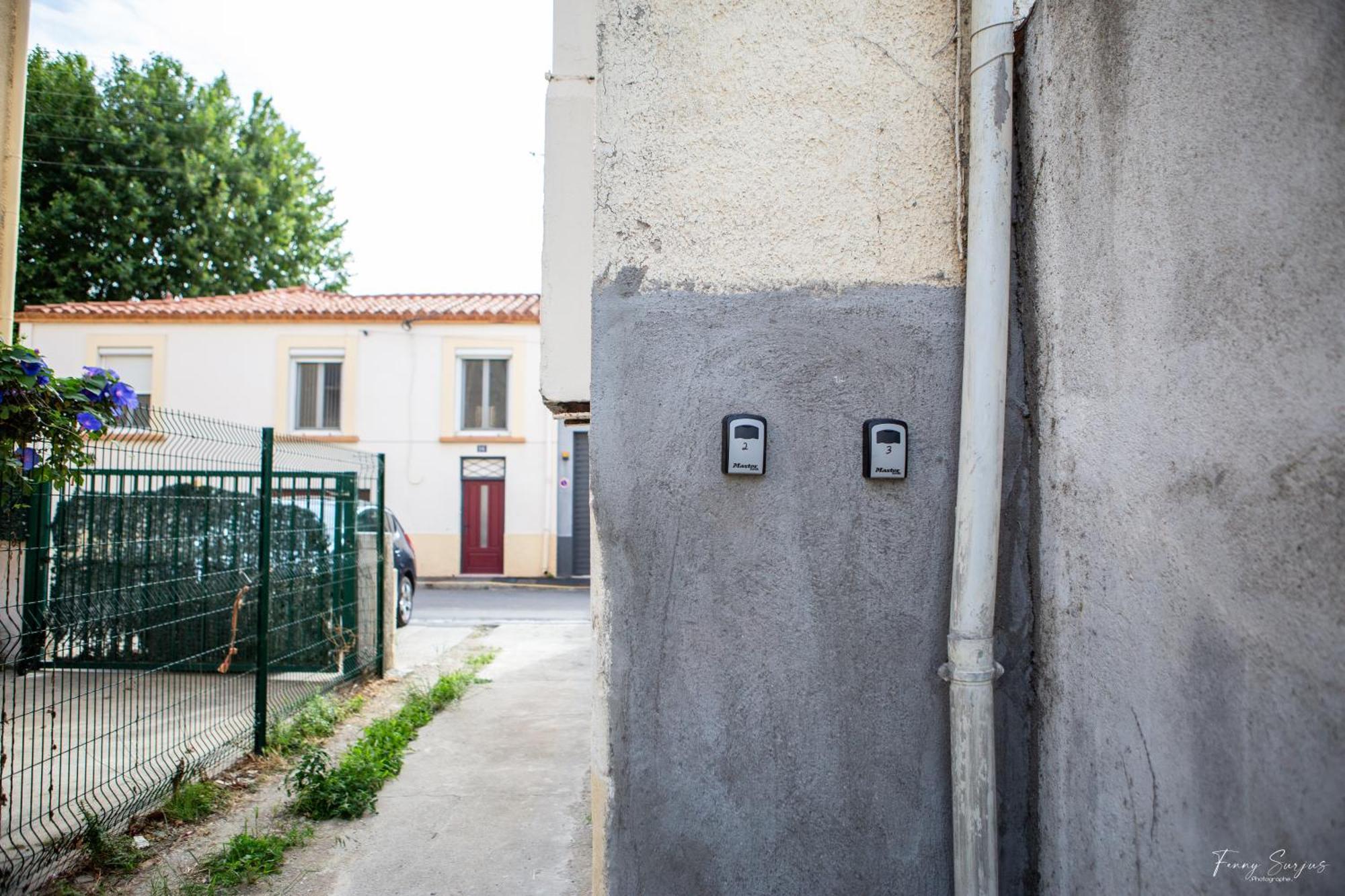 Appartements Confortables - Gare A 5 Min Pied - 20Min De La Plage - Terrasse Perpignan Exterior foto