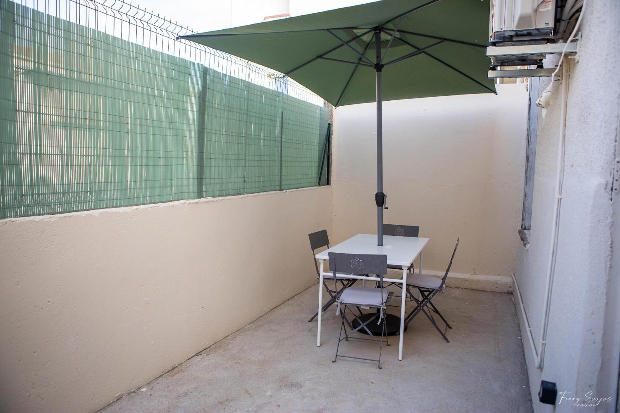 Appartements Confortables - Gare A 5 Min Pied - 20Min De La Plage - Terrasse Perpignan Exterior foto